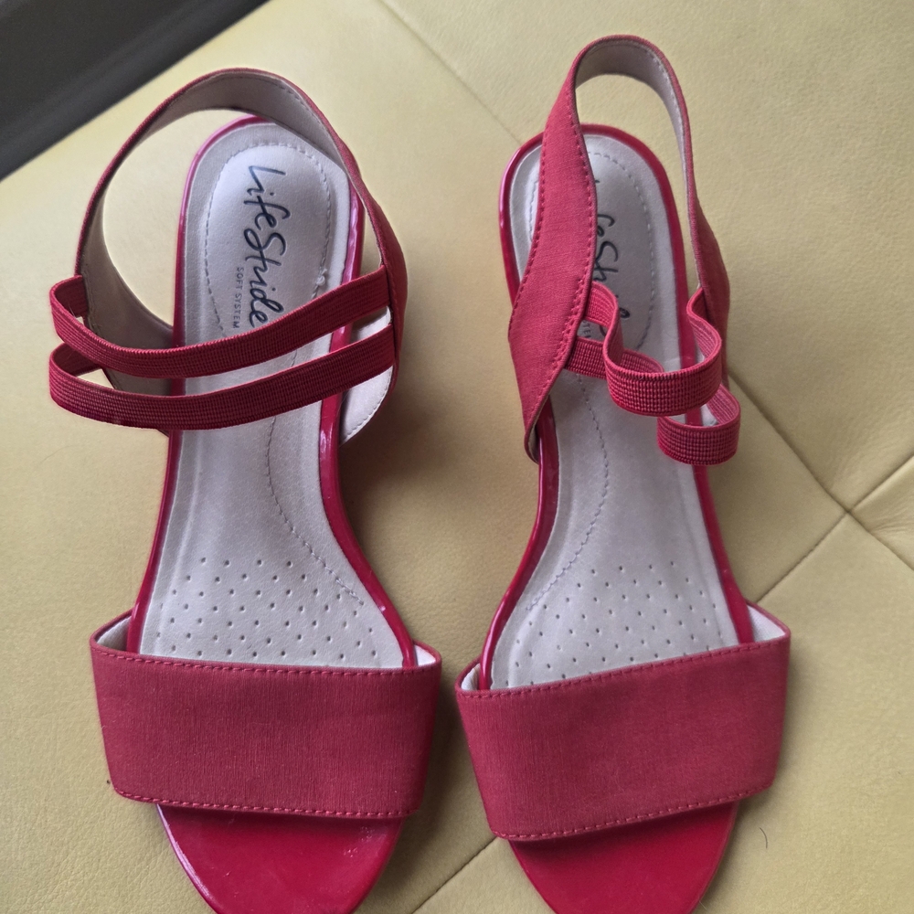 Life Stride Women's Vibrant Pink Sandals